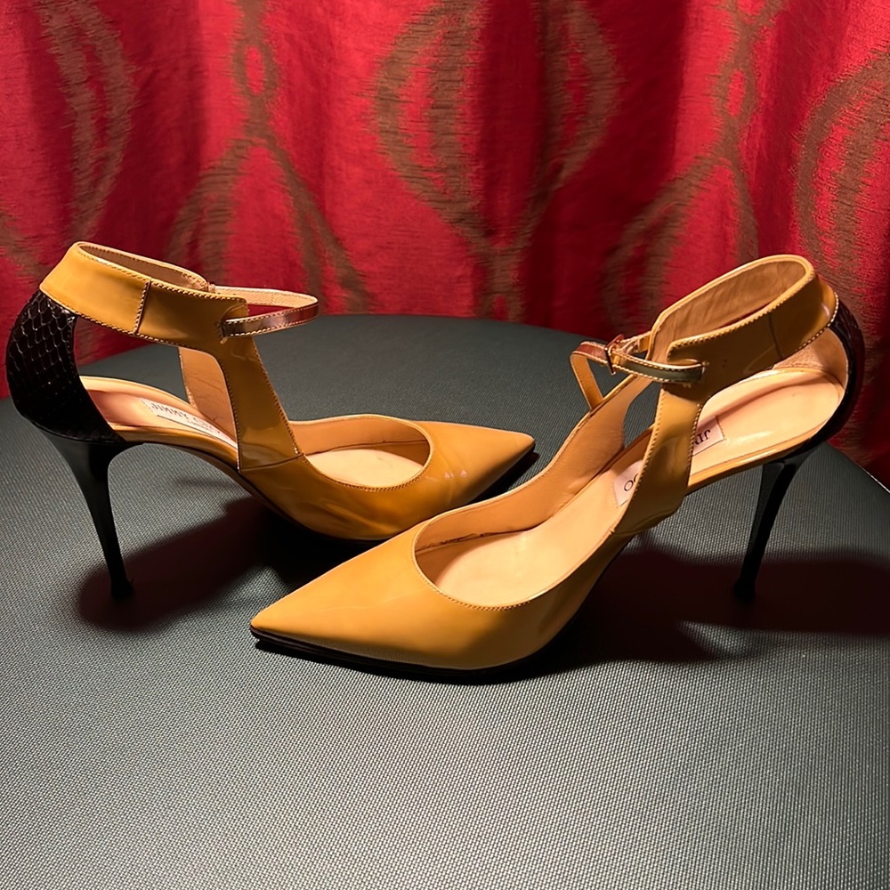 Banana yellow/black with gold strap beautiful Jimmy Choo London Stilettos